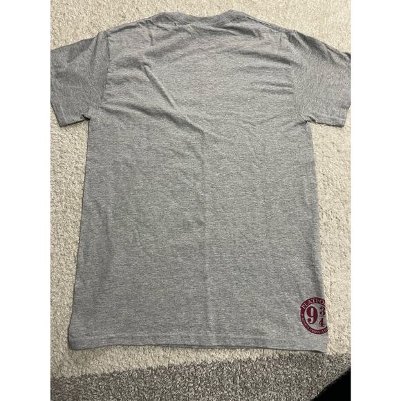 NWT Harry Potter Store Men's Size Small Distressed Gryffindor Crest T-Shirt Gray - Picture 5 of 7